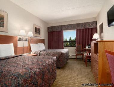 Travelodge By Wyndham East 2*